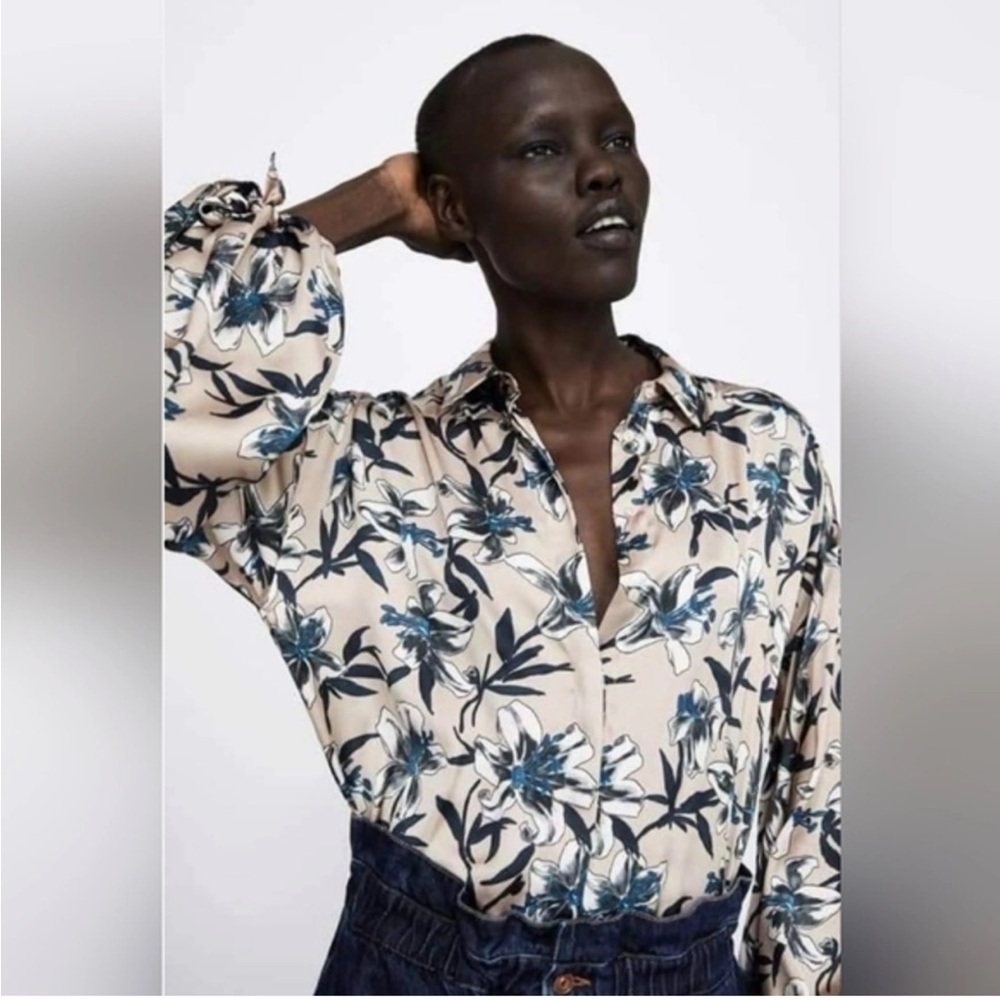 Zara floral print balloons sleeve blouse . Size Xs